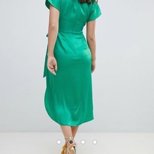 Green satin mini dress ❇️